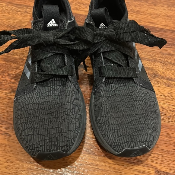 Adidas Bounce Black Sneakers. - Picture 3 of 5